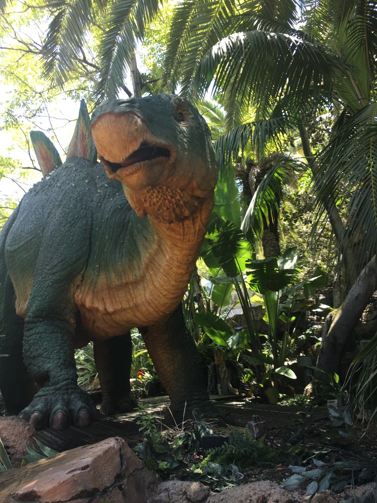 Entering into Jurassic Park. Here we're still with the herbivores Dino