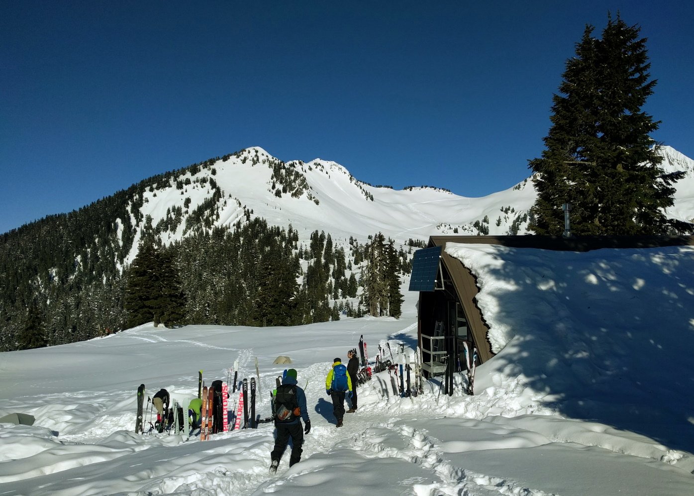 elfin lakes hut